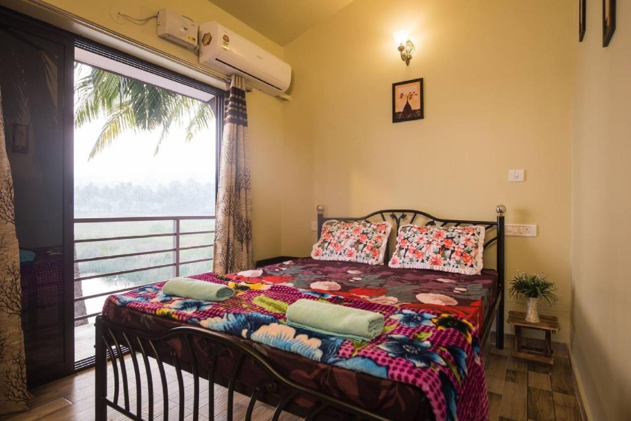 Casa Dcm And Esmeralda - Villa'S And Lake View Rooms In Bambolim With Swimming Pool Acces Exterior photo